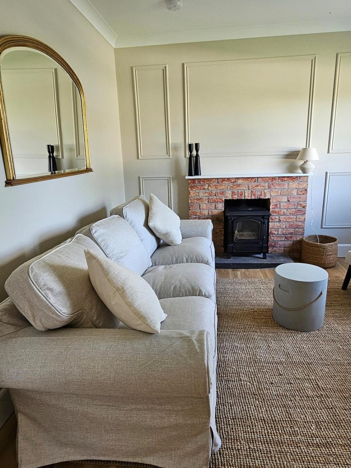 Three Bedroom Cosy Quiet Luxury In The Burren Wild Atlantic Way Hébergement de vacances Galway