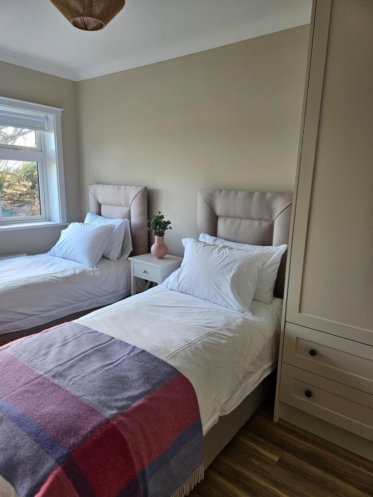 Three Bedroom Cosy Quiet Luxury In The Burren Wild Atlantic Way Holiday home